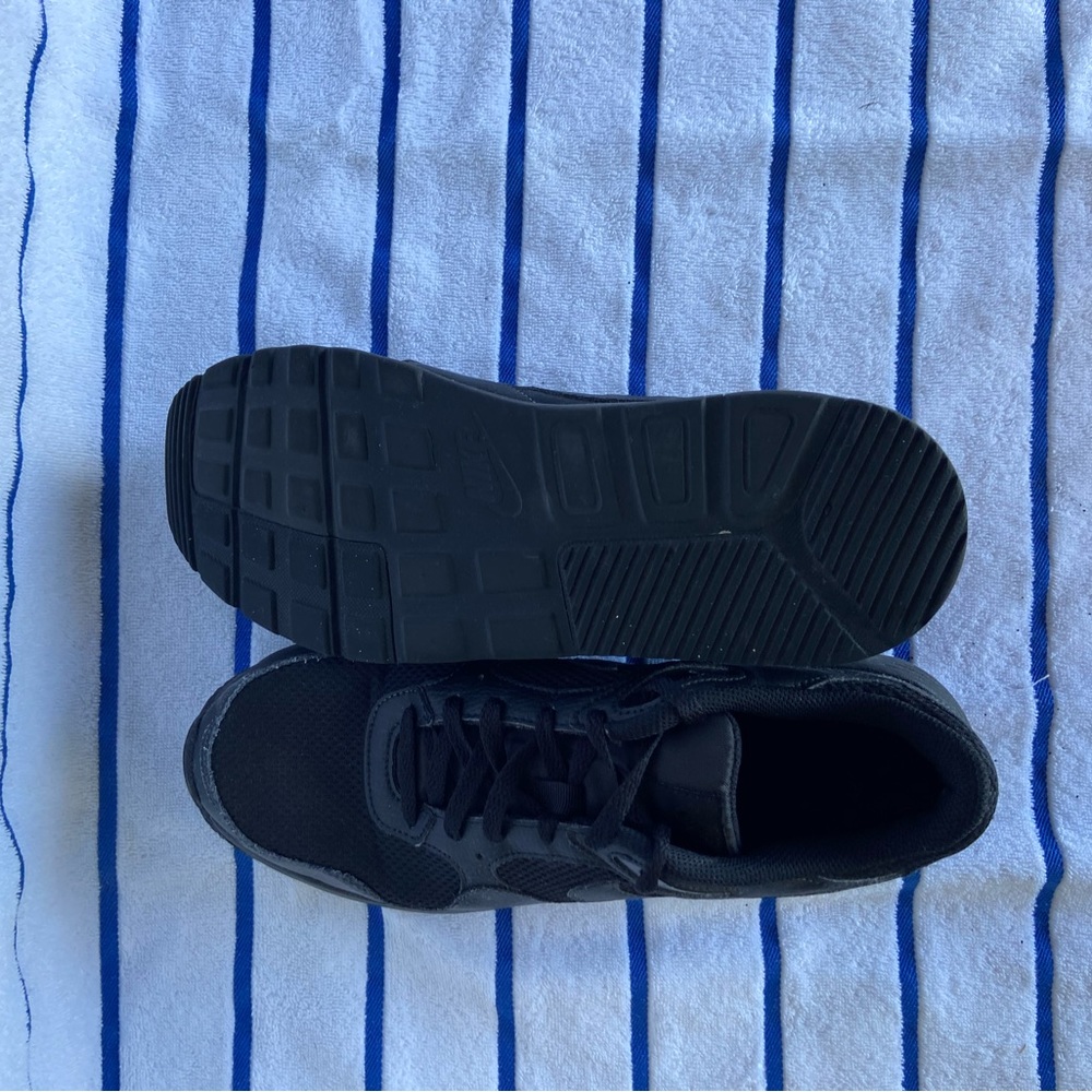 Men’s Nike Air Max Black 10.5